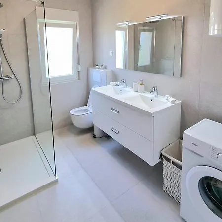 Apartment 3bdr Medunac Sea View Free Parking