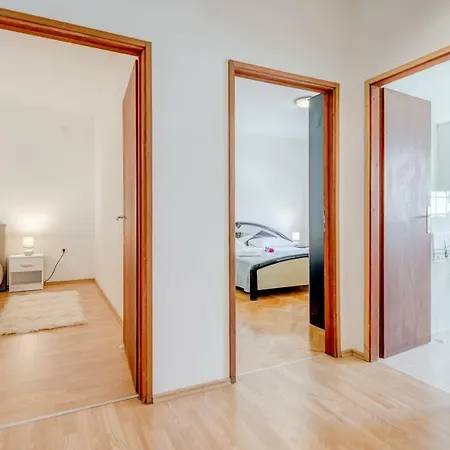 Apartment 3bdr Medunac Sea View Free Parking Kaštela