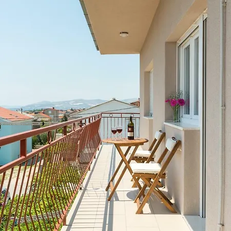 3bdr Medunac Sea View Free Parking Apartment *