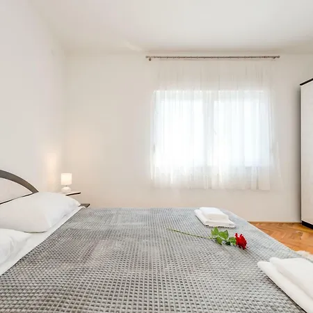 Apartment 3bdr Medunac Sea View Free Parking *