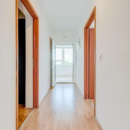 3bdr Medunac Sea View Free Parking Apartment Kaštela
